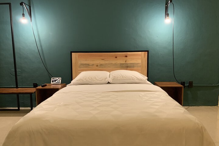 Room 4 of 12