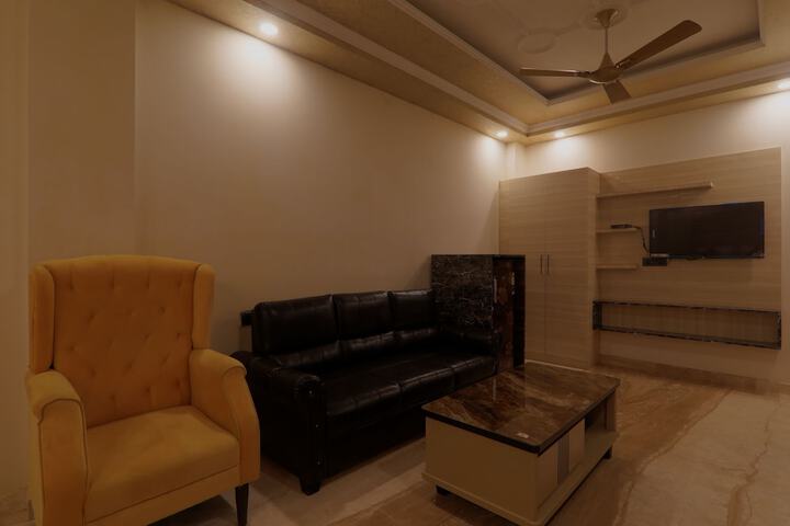 Room 27 of 38