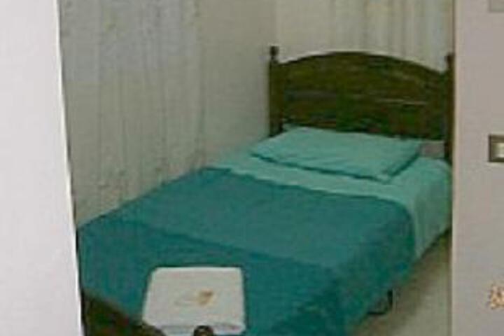 Room 2 of 5