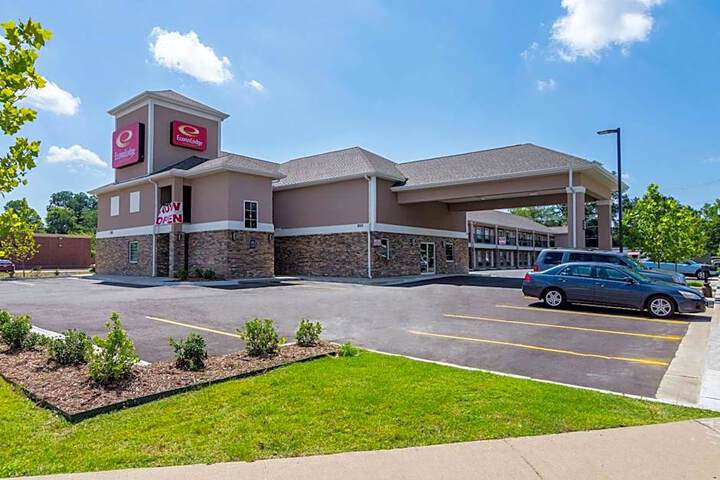 Exterior of Econo Lodge Inn & Suites North Little Rock near Riverfront