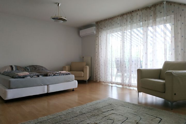 Room 15 of 34