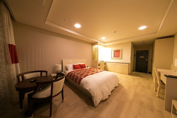 Room 21 of 30