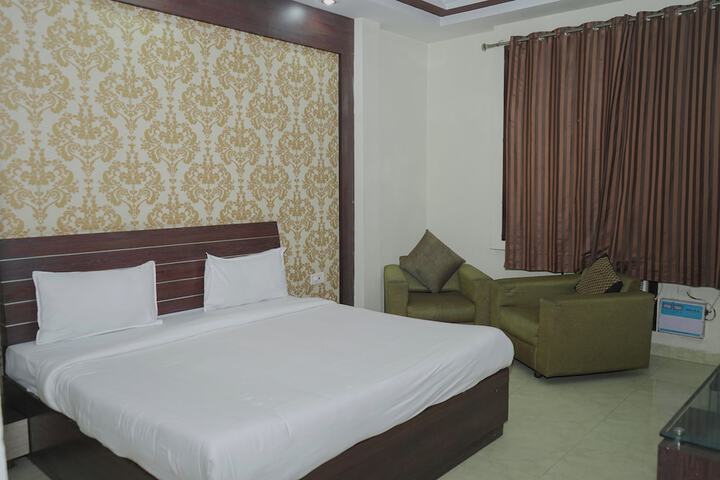 Room 7 of 30