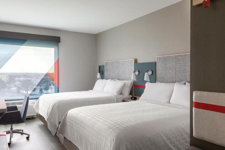 2 Queen Beds (3 of 6)