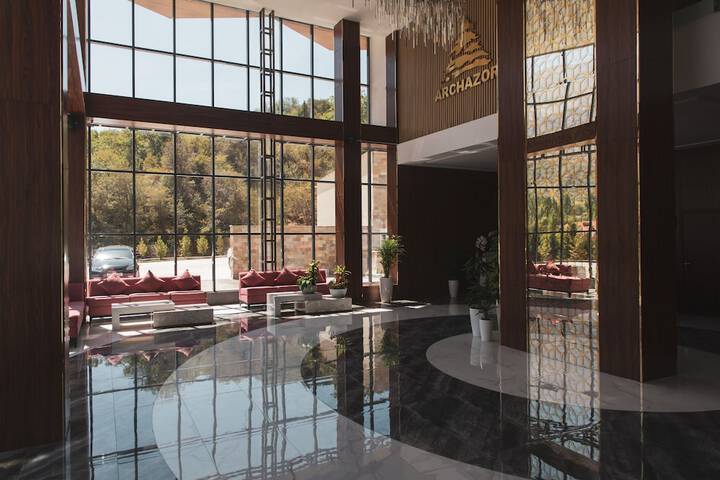 Hotel 2 of 83