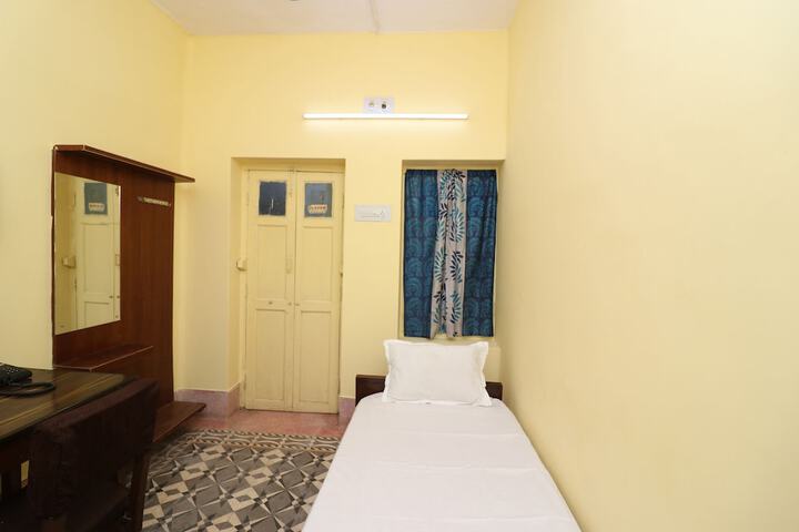 Room 14 of 17