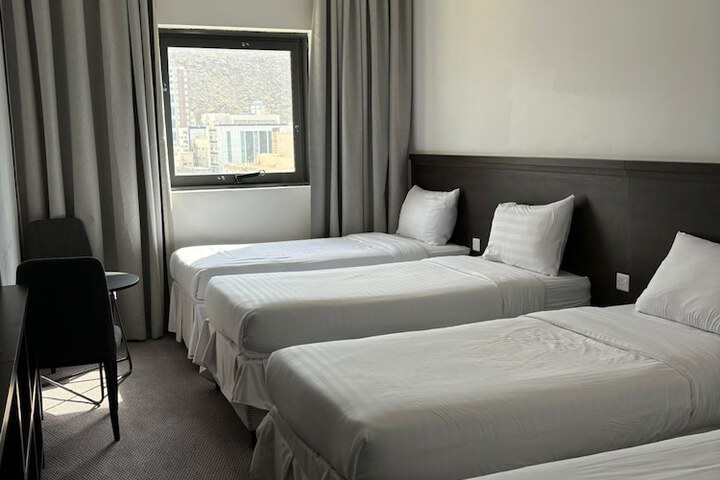 Room 8 of 15