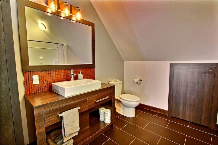 Room 83 of 175