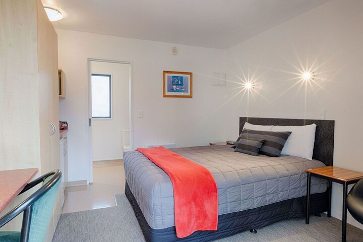 Room 18 of 43
