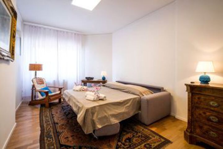 Room 9 of 21