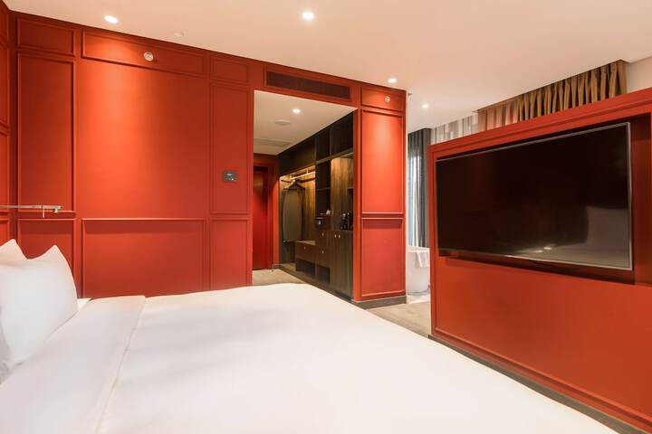 Room 23 of 280