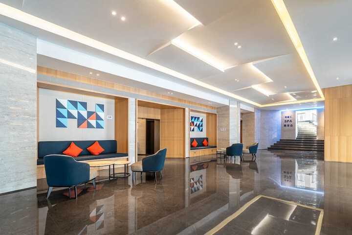 Hotel Interior 7 of 130
