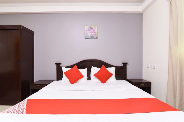 Room 6 of 17