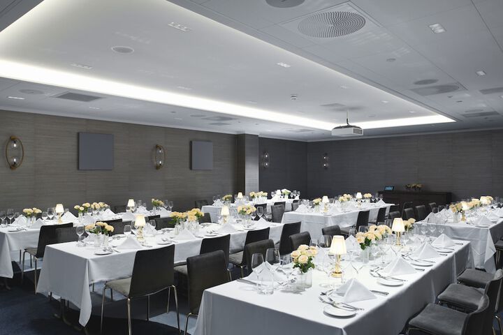 Ballroom/Hall 70 of 84