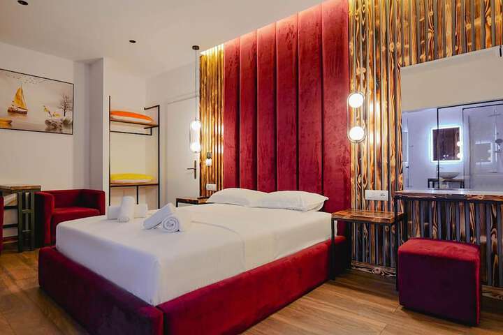 Room 20 of 133