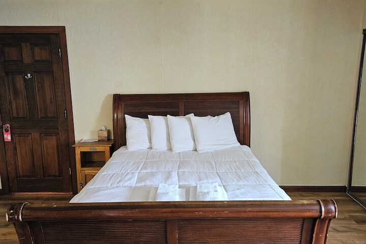 Room 44 of 104