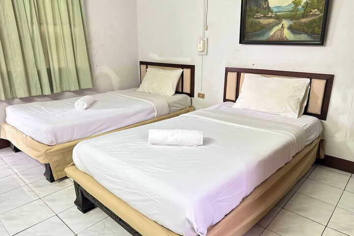 Room 8 of 25