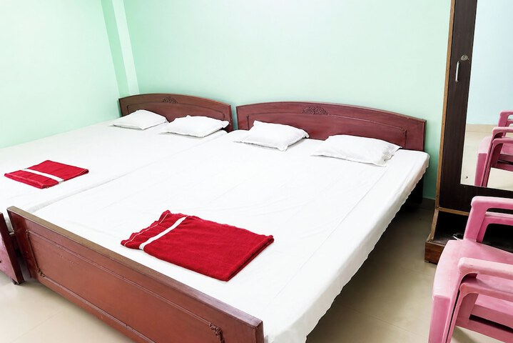Room 5 of 16