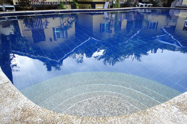Pool Hotel