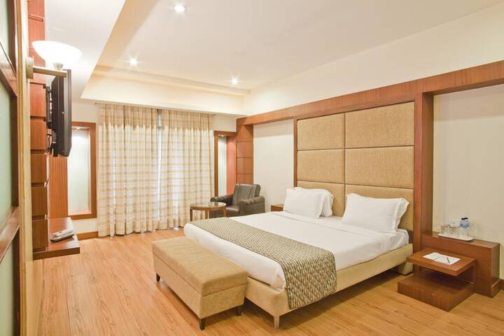 Room 4 of 40
