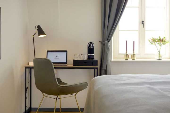 Room 10 of 36