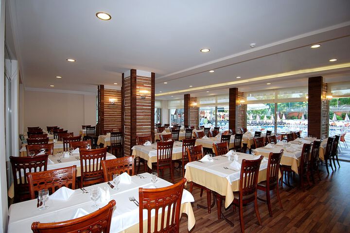 Dining 43 of 71