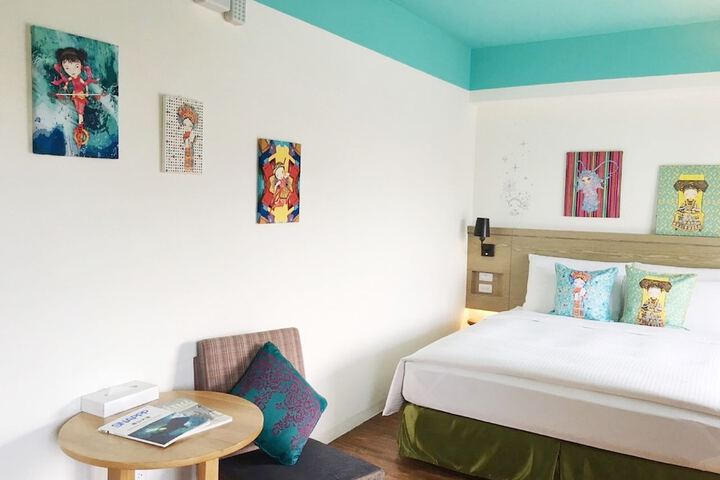 Room 11 of 51