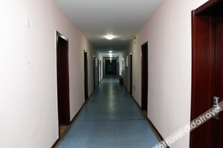 Fangshan Hotel (Beijing Fangshan Chengguan Metro Station)