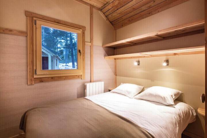 Room 4 of 33