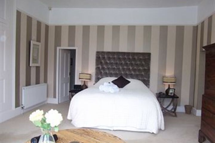 Room 9 of 34