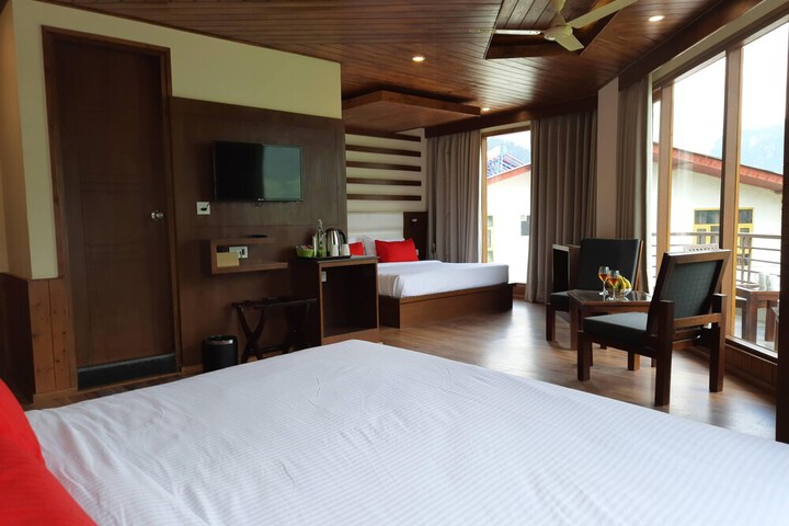 Room 12 of 22