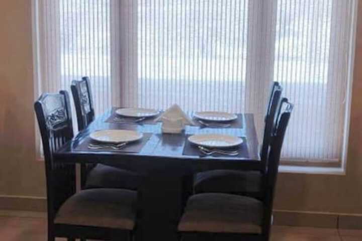 Dining 8 of 14