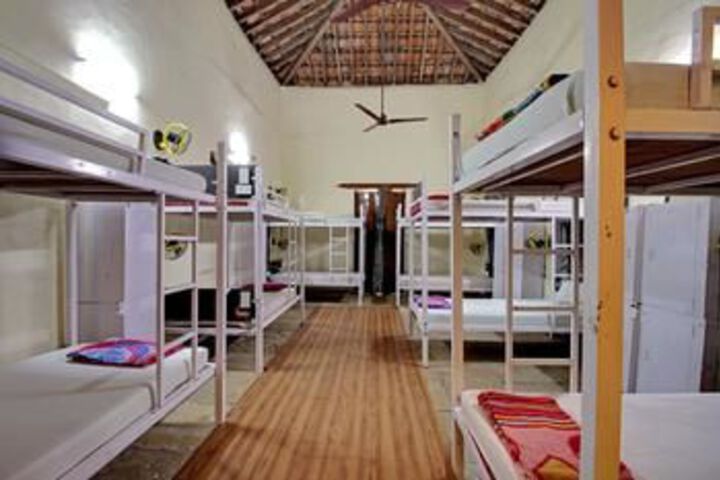 Room 9 of 14
