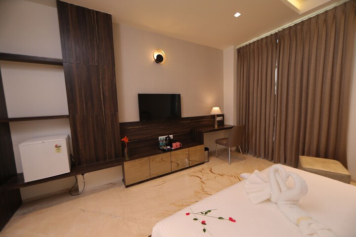 Room 10 of 97