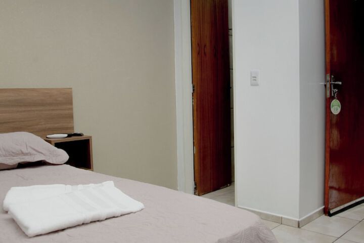 Room 8 of 48