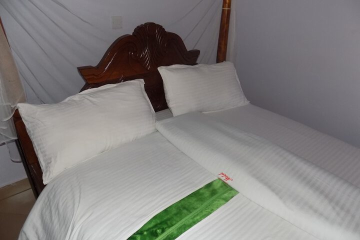 Room 10 of 29