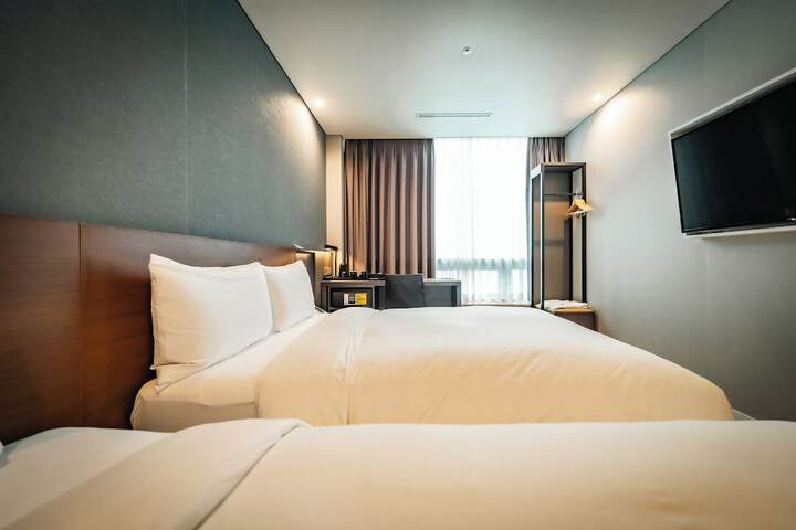 Room 30 of 57