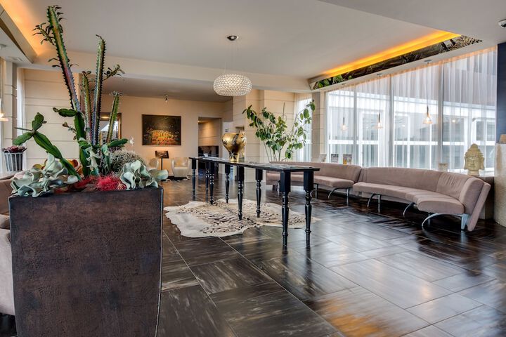 Guest Lobby