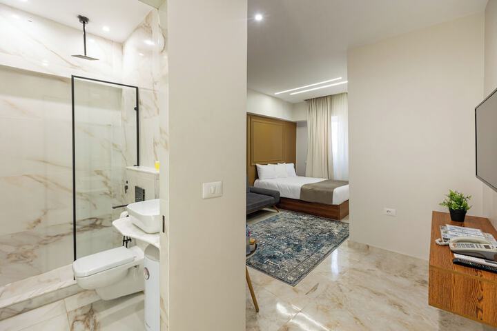 Room 30 of 74