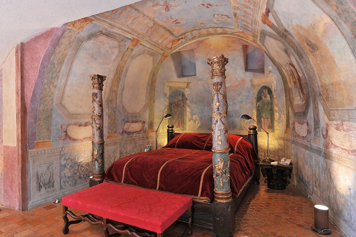 Room 25 of 61