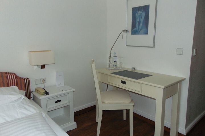 Room 56 of 99