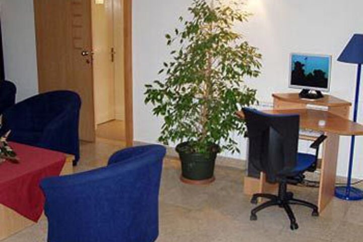 Business Center 6 of 30