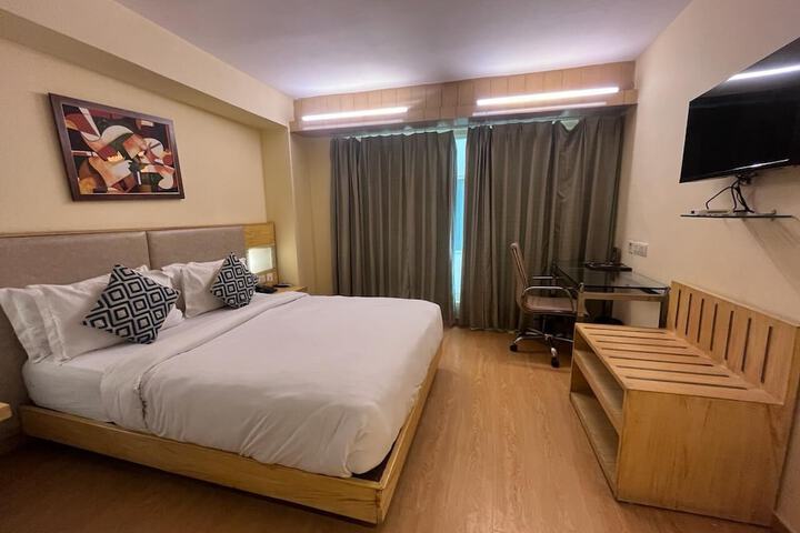 Room 16 of 32