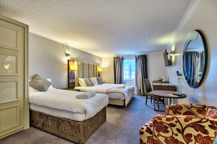 Room 42 of 74