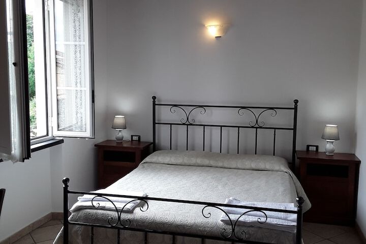 Room 14 of 33