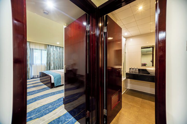 Room 16 of 41