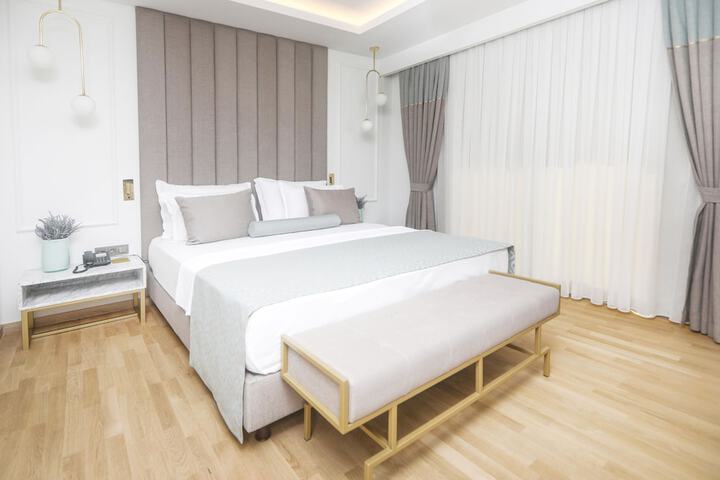 Room 32 of 203