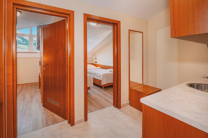 Room 18 of 235