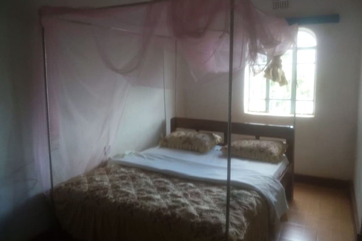 Room 7 of 13