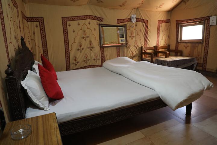Room 2 of 7